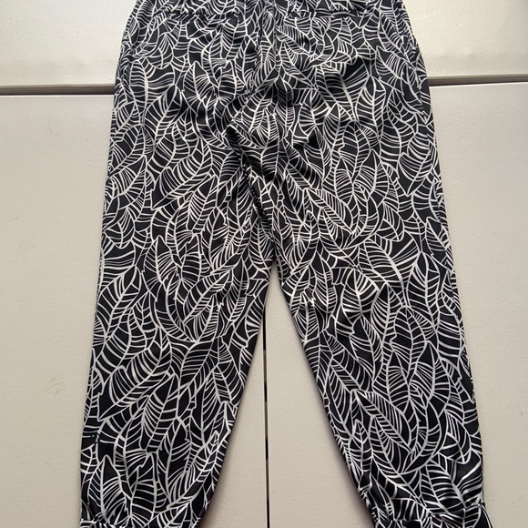 LULULEMON WOMENS Jogger Floral Pants 8 - Picture 6 of 8